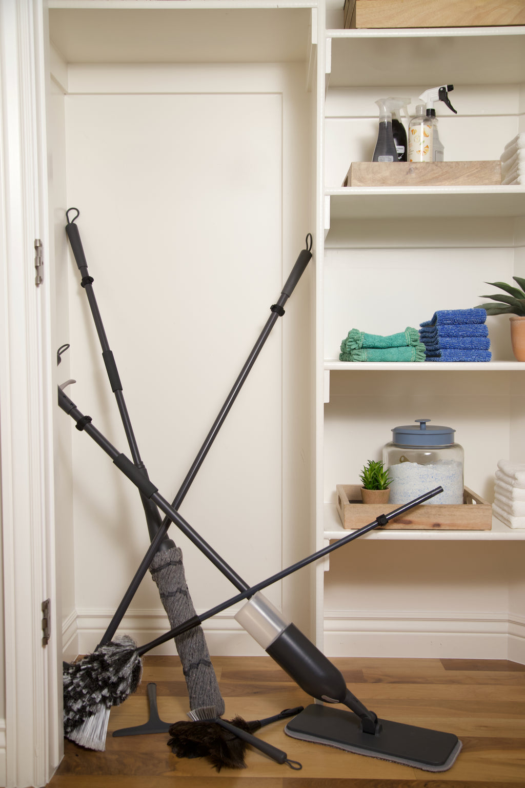 MAGNETIC SIMPLE STOW BROOM HOLDER
